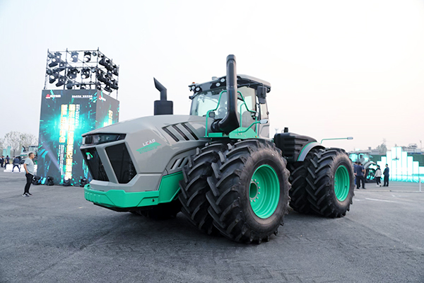 More Than 600 Horsepower! New Energy Tractor Born